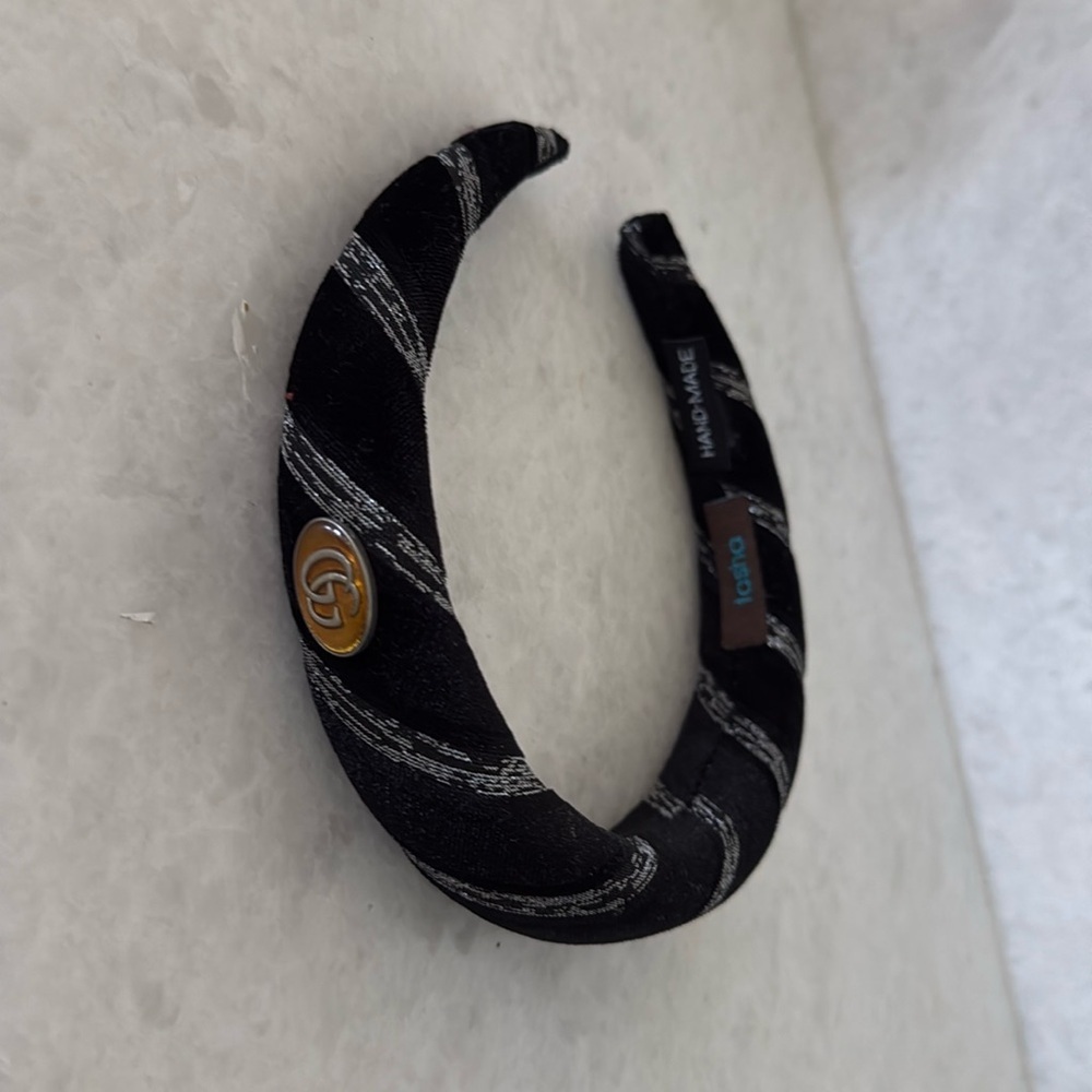 Headband up cycle Gucci charm - Picture 2 of 5